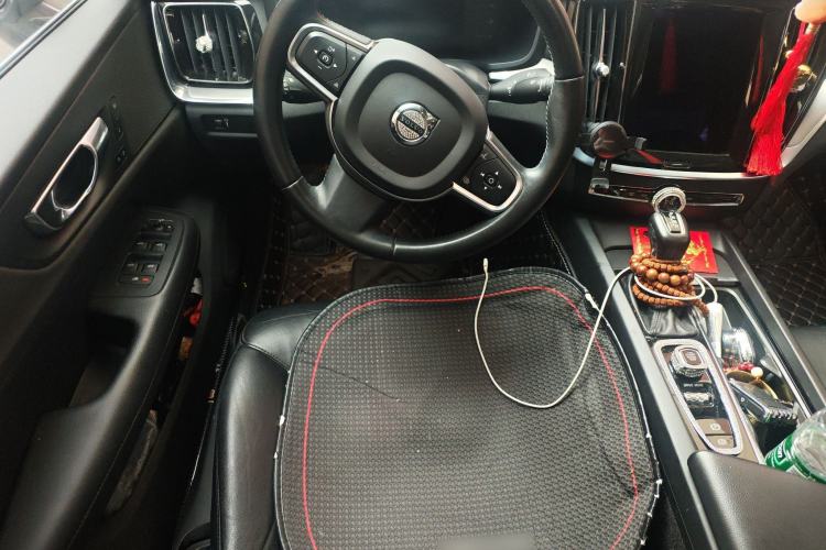 Used Volvo S60 2021 T4 Zhiyi Luxury Edition Steering Wheel