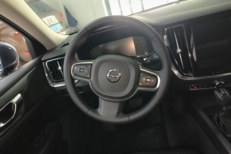Used Volvo S60 2021 T4 Zhiyi Luxury Edition Steering Wheel
