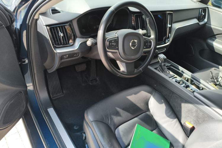 Used Volvo S60 2021 T4 Zhiyi Luxury Edition Steering Wheel