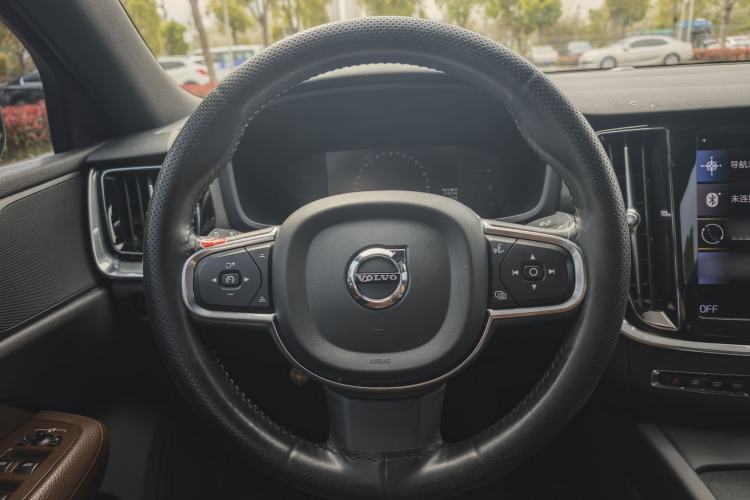 Used Volvo S60 2021 T4 Zhiyi Luxury Edition Steering Wheel