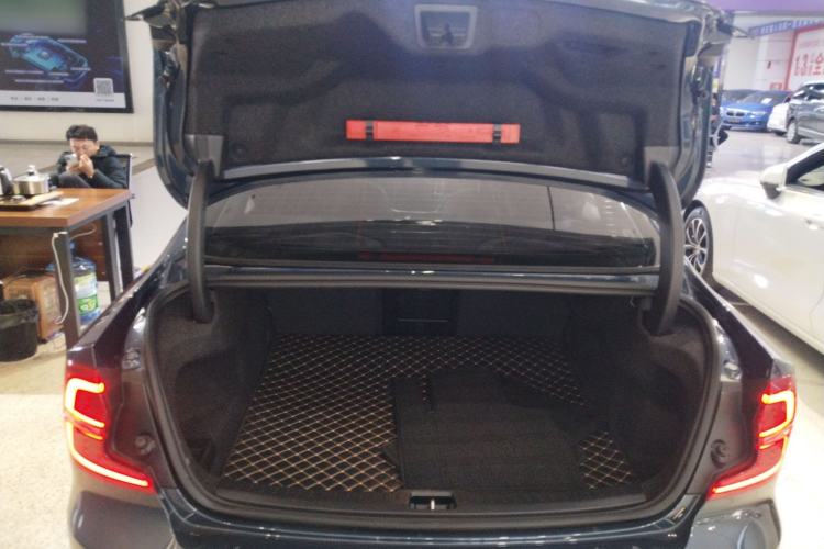 Used Volvo S60 2021 T4 Zhiyi Luxury Edition Trunk