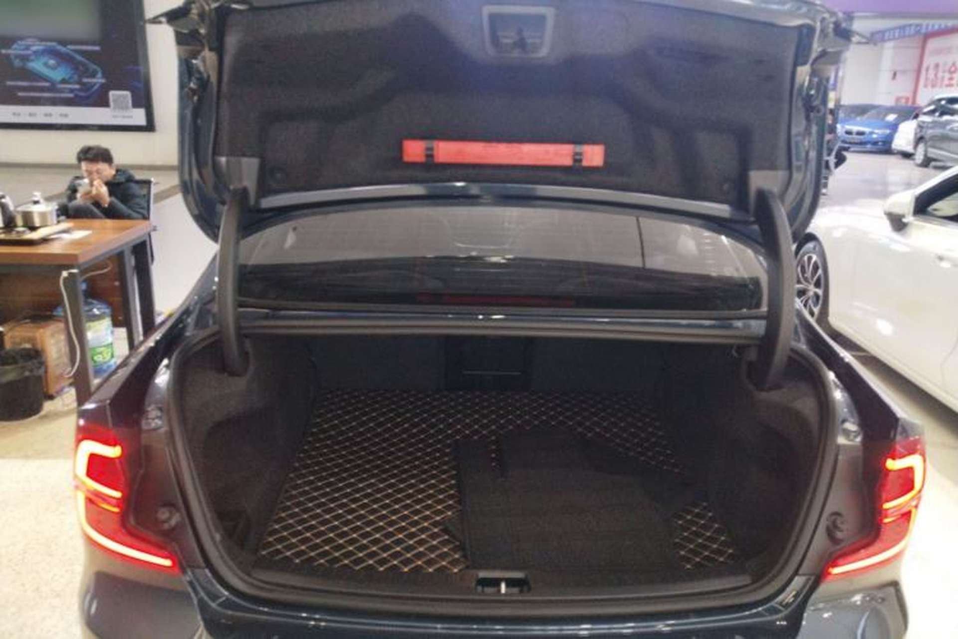 Used Volvo S60 2021 T4 Zhiyi Luxury Edition Trunk