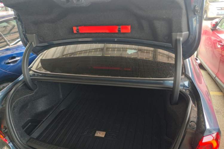 Used Volvo S60 2021 T4 Zhiyi Luxury Edition Trunk