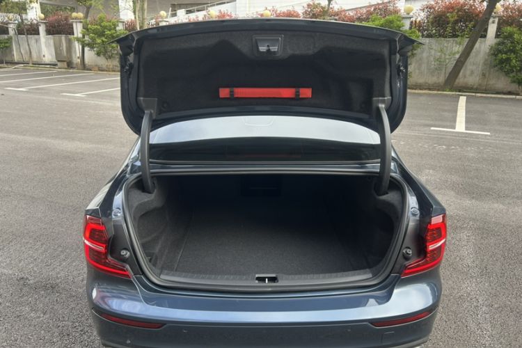 Used Volvo S60 2021 T4 Zhiyi Luxury Edition Trunk