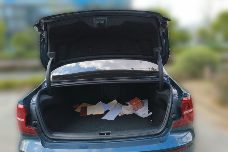 Used Volvo S60 2021 T4 Zhiyi Luxury Edition Trunk