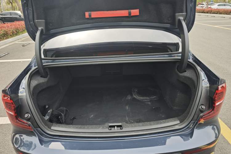 Used Volvo S60 2021 T4 Zhiyi Luxury Edition Trunk