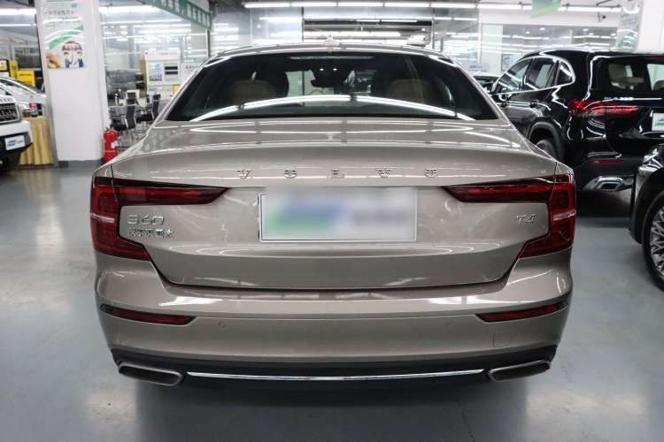 Used Volvo S60 2021 T4 Zhiyi Luxury Edition Exterior 4