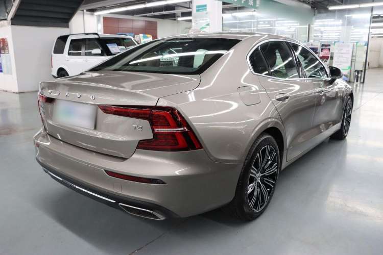 Used Volvo S60 2021 T4 Zhiyi Luxury Edition Exterior 5