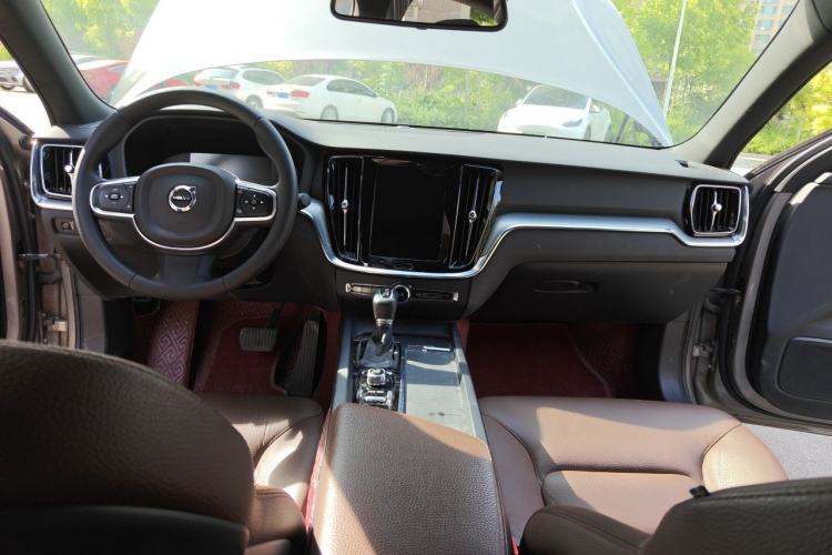 Used Volvo S60 2021 T4 Zhiyi Luxury Edition Center Console