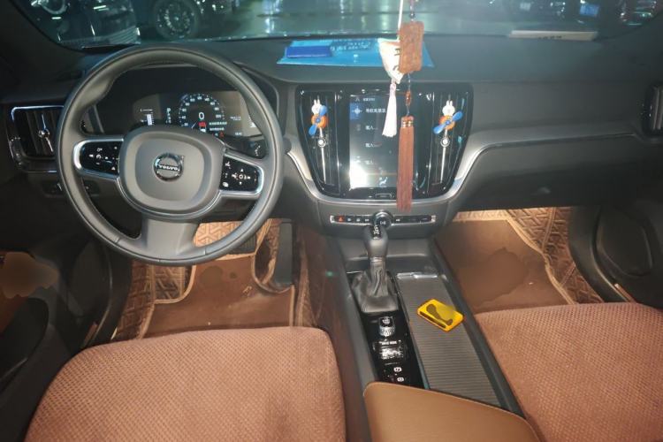 Used Volvo S60 2021 T4 Zhiyi Luxury Edition Center Console