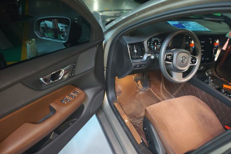Used Volvo S60 2021 T4 Zhiyi Luxury Edition Driver Seat