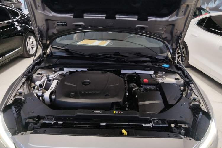 Used Volvo S60 2021 T4 Zhiyuan Luxury Edition Engine Bay