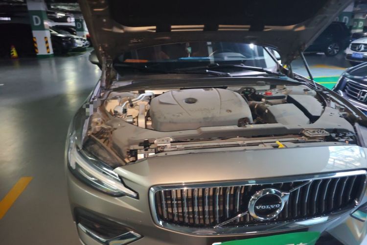 Used Volvo S60 2021 T4 Zhiyi Luxury Edition Engine Bay Right