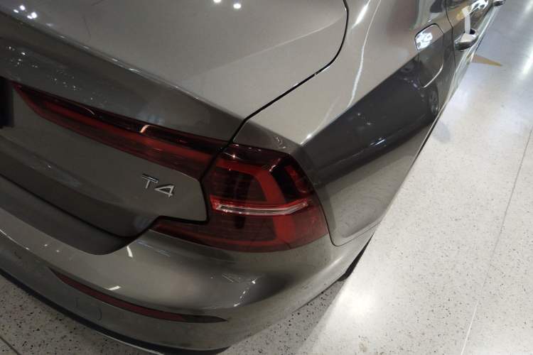 Used Volvo S60 2021 T4 Zhiyuan Luxury Edition Exterior 3