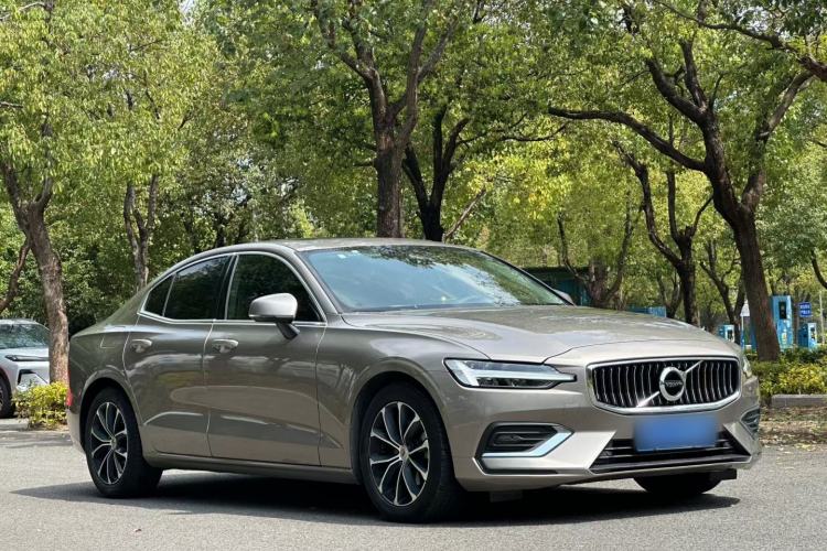 Used Volvo S60 2021 T4 Zhiyi Luxury Edition Exterior 3