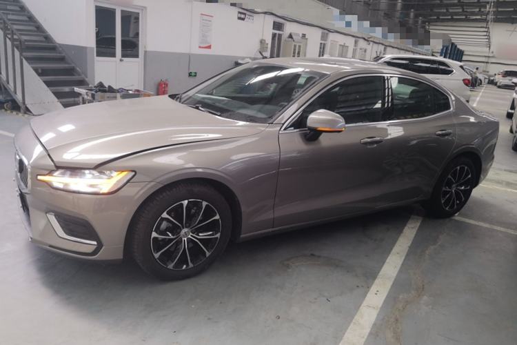 Used Volvo S60 2021 T4 Zhiyi Luxury Edition Exterior 3