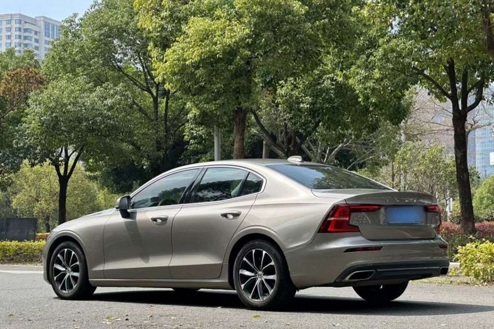 Used Volvo S60 2021 T4 Zhiyi Luxury Edition Exterior 5