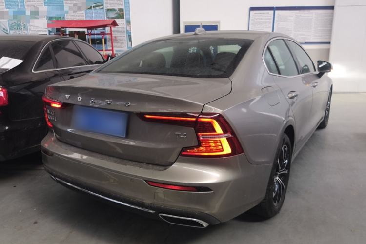 Used Volvo S60 2021 T4 Zhiyi Luxury Edition Exterior 5