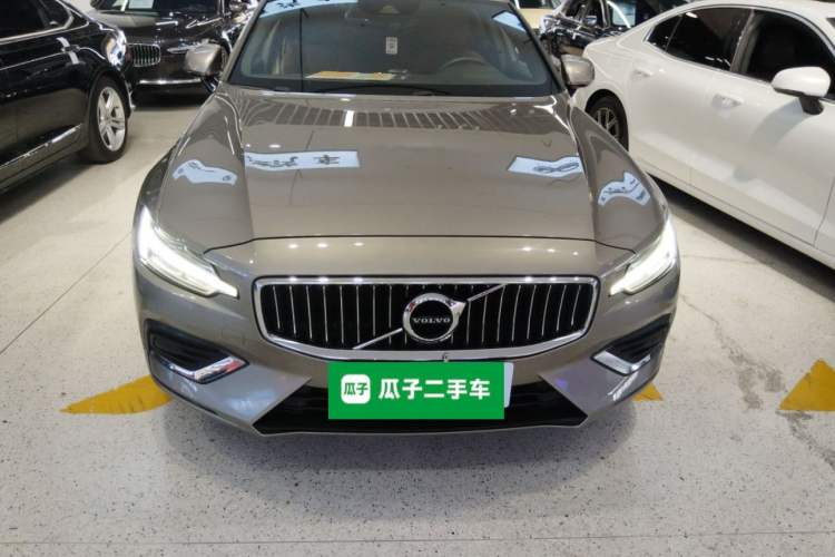 Used Volvo S60 2021 T4 Zhiyuan Luxury Edition Front