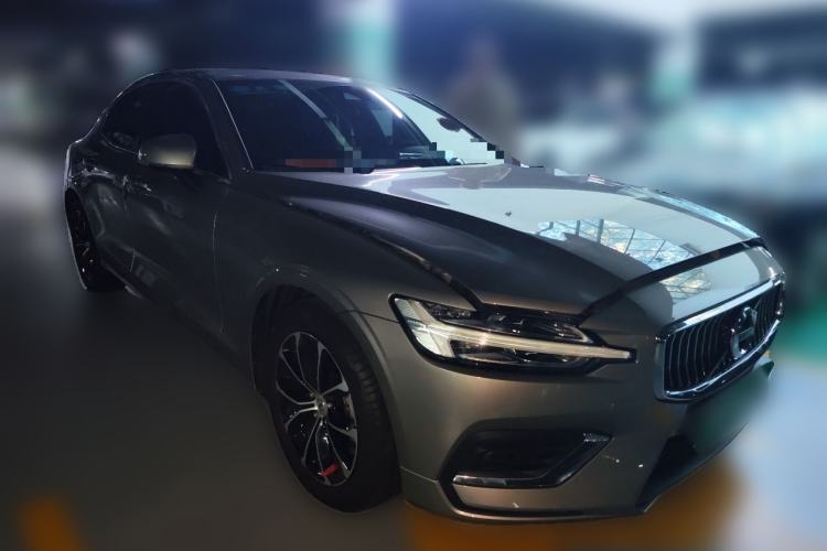 Used Volvo S60 2021 T4 Zhiyi Luxury Edition Front Right 45 Deg