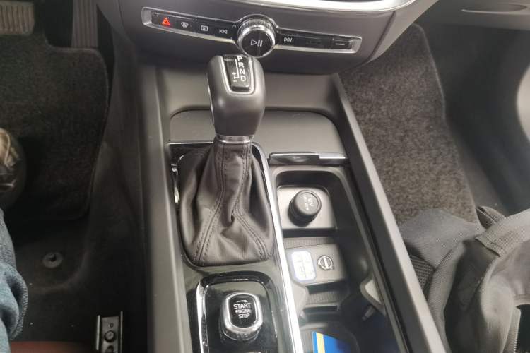 Used Volvo S60 2021 T4 Zhiyi Luxury Edition Gear Lever