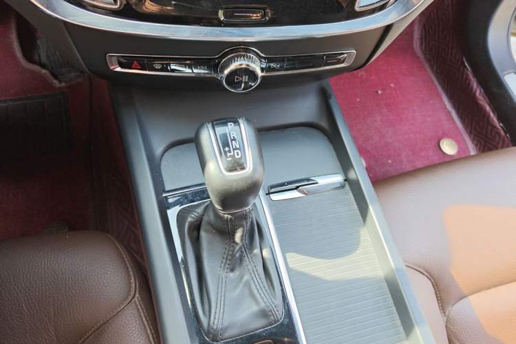 Used Volvo S60 2021 T4 Zhiyi Luxury Edition Gear Lever