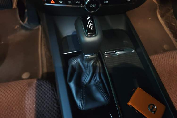 Used Volvo S60 2021 T4 Zhiyi Luxury Edition Gear Lever
