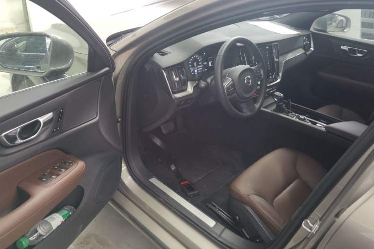 Used Volvo S60 2021 T4 Zhiyi Luxury Edition Interior 3