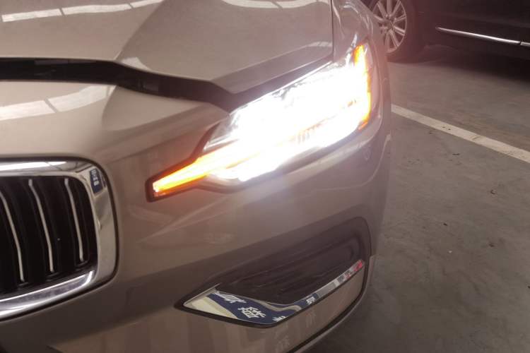 Used Volvo S60 2021 T4 Zhiyi Luxury Edition Left Front Headlight