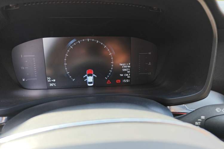 Used Volvo S60 2021 T4 Zhiyi Luxury Edition Odometer Close Up