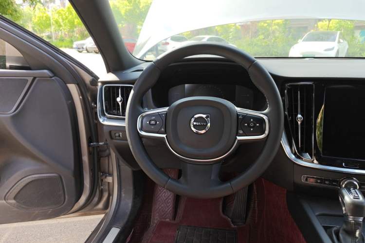 Used Volvo S60 2021 T4 Zhiyi Luxury Edition Steering Wheel