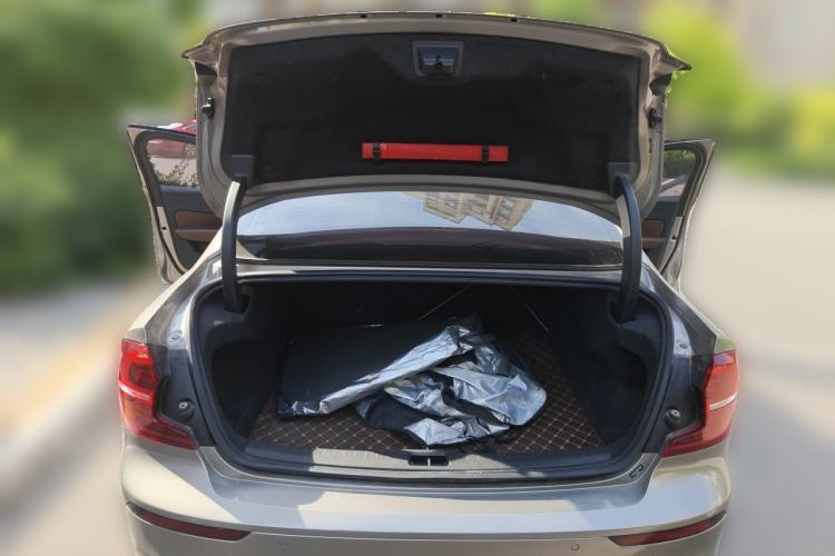 Used Volvo S60 2021 T4 Zhiyi Luxury Edition Trunk