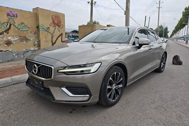 Used Volvo S60 2021 T4 Zhiyi Luxury Edition Guazi used car, China used car export, Used car for sale, Used  cars, Cheapest cars for sale