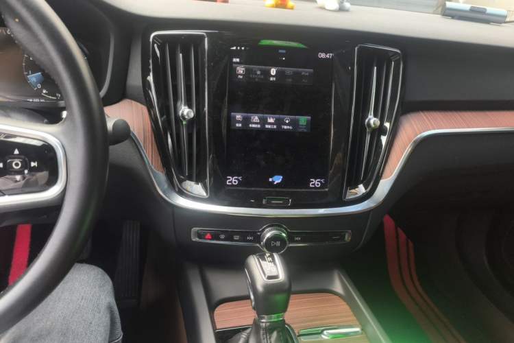 Used Volvo S60 2021 T4 Zhiyuan Luxury Edition Audio And AC Panel