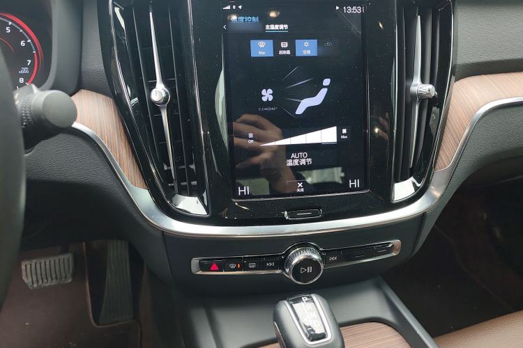 Used Volvo S60 2021 T4 Zhiyuan Luxury Edition Audio And AC Panel