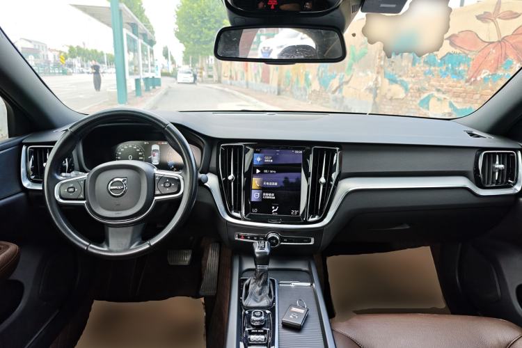 Used Volvo S60 2021 T4 Zhiyi Luxury Edition Center Console