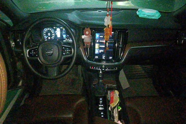 Used Volvo S60 2021 T4 Zhiyuan Luxury Edition Center Console