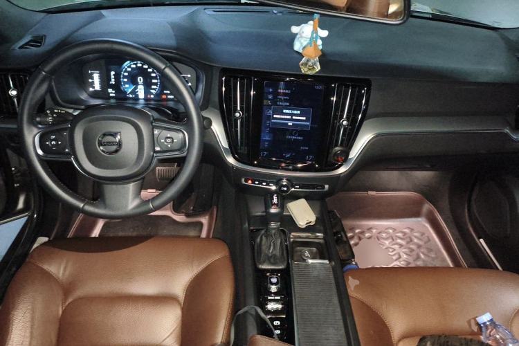 Used Volvo S60 2021 T4 Zhiyi Luxury Edition Center Console