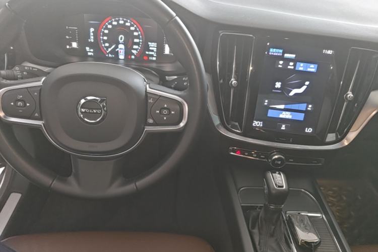 Used Volvo S60 2021 T4 Zhiyi Luxury Edition Center Console