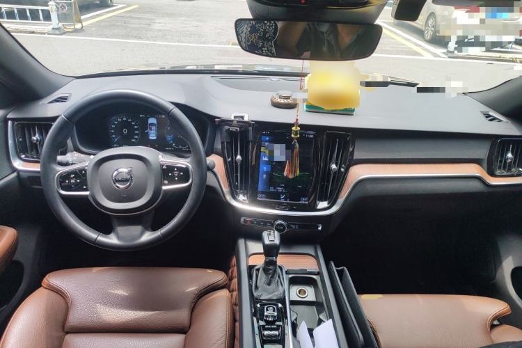 Used Volvo S60 2021 T4 Zhiyuan Luxury Edition Center Console