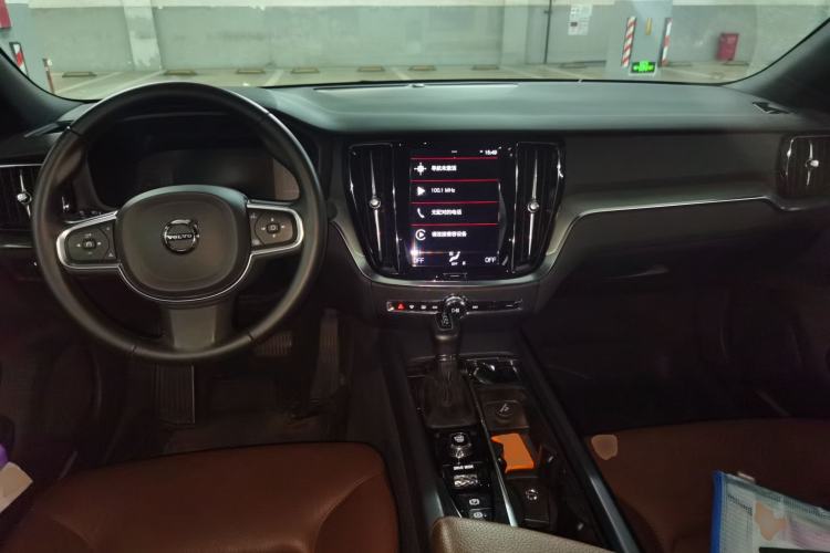 Used Volvo S60 2021 T4 Zhiyi Luxury Edition Center Console