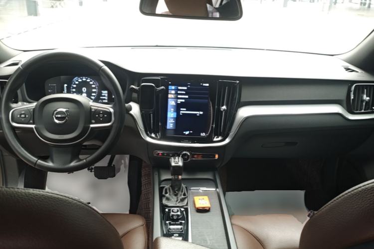 Used Volvo S60 2021 T4 Zhiyi Luxury Edition Center Console