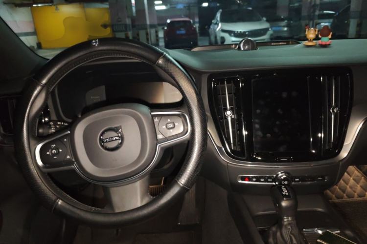 Used Volvo S60 2021 T4 Zhiyi Luxury Edition Center Console