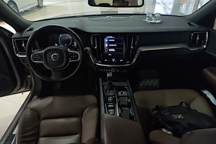 Used Volvo S60 2021 T4 Zhiyi Luxury Edition Center Console