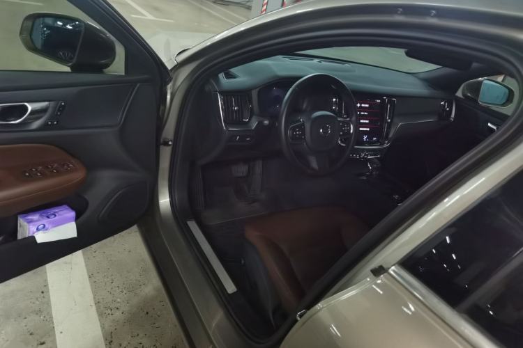 Used Volvo S60 2021 T4 Zhiyi Luxury Edition Driver Seat