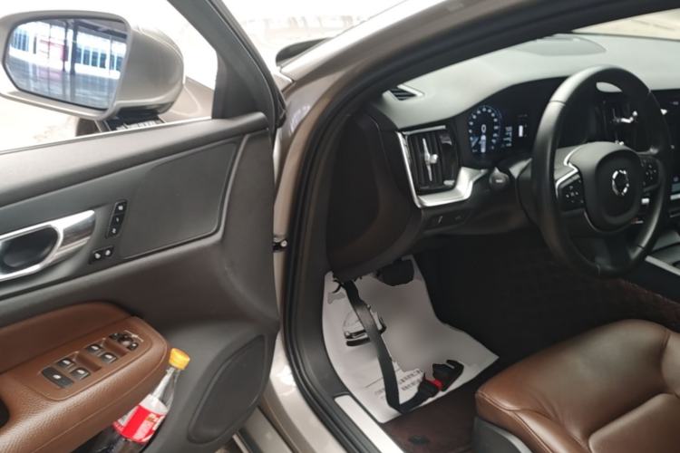 Used Volvo S60 2021 T4 Zhiyi Luxury Edition Driver Seat