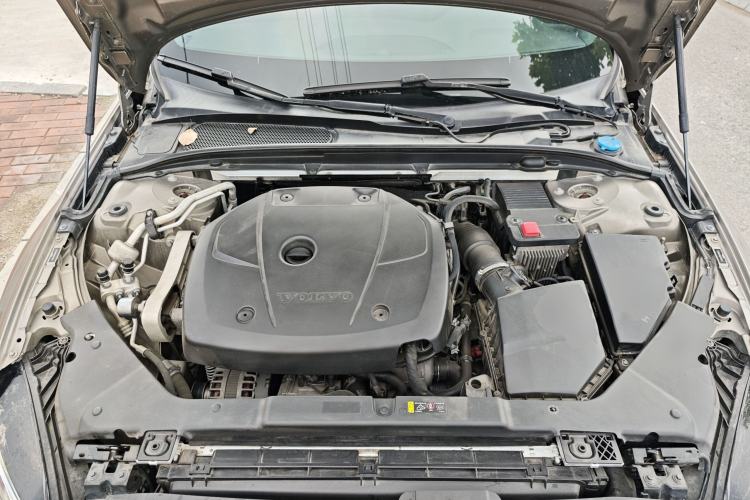 Used Volvo S60 2021 T4 Zhiyi Luxury Edition Engine Bay