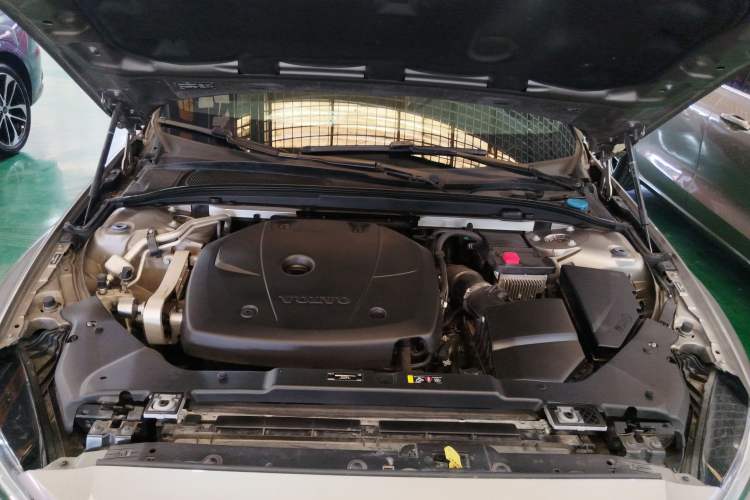 Used Volvo S60 2021 T4 Zhiyi Luxury Edition Engine Bay