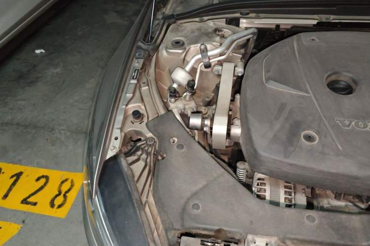 Used Volvo S60 2021 T4 Zhiyi Luxury Edition Engine Bay Right