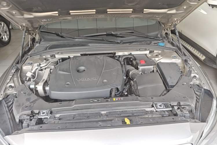 Used Volvo S60 2021 T4 Zhiyi Luxury Edition Engine Bay